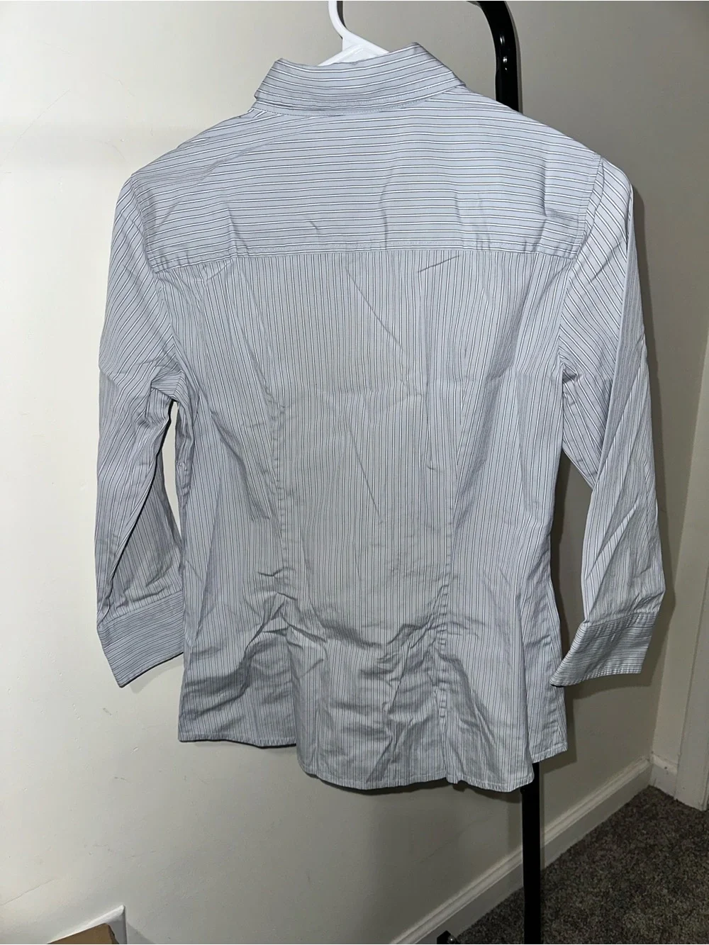 J.Crew Haberdashery Women's Fitted Button-Down Shirt - Light Blue Stripe size M